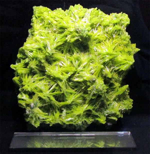 Spectacular Pyromorphite from the El Horcajo Mine, Spain