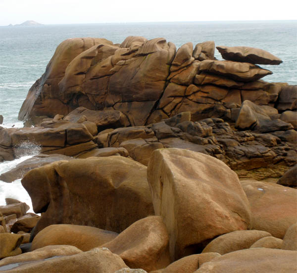 Granite exfoliation Ploumanach Brittany